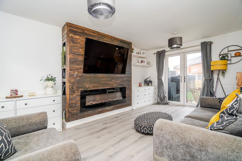 Property photo 3 of 20