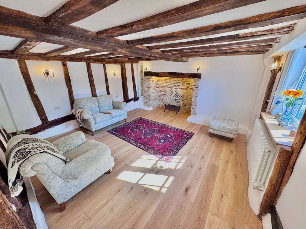 Property photo 2 of 28