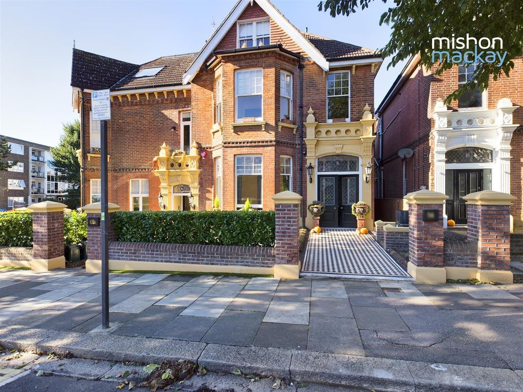 Property photo 1 of 10 Front