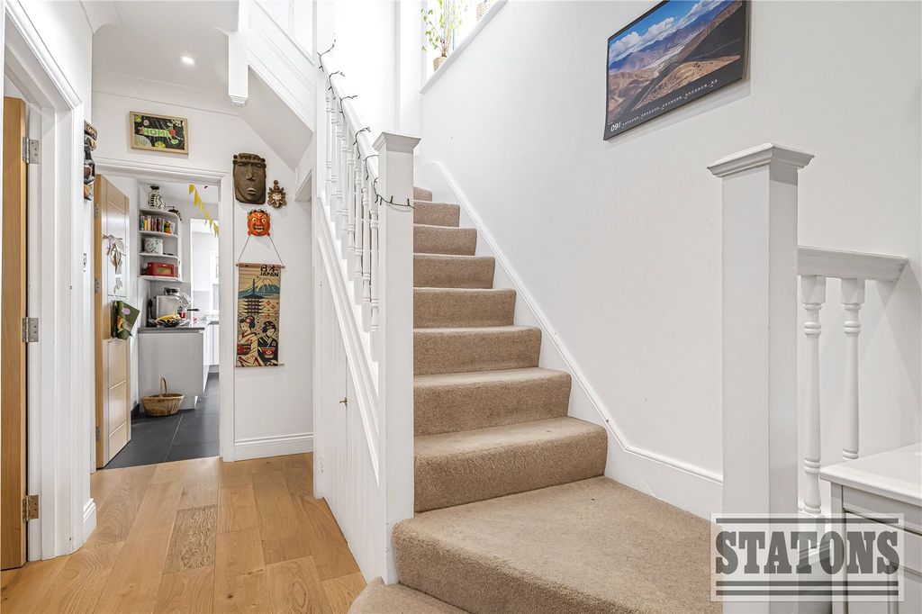 Property photo 2 of 23 Picture No. 38