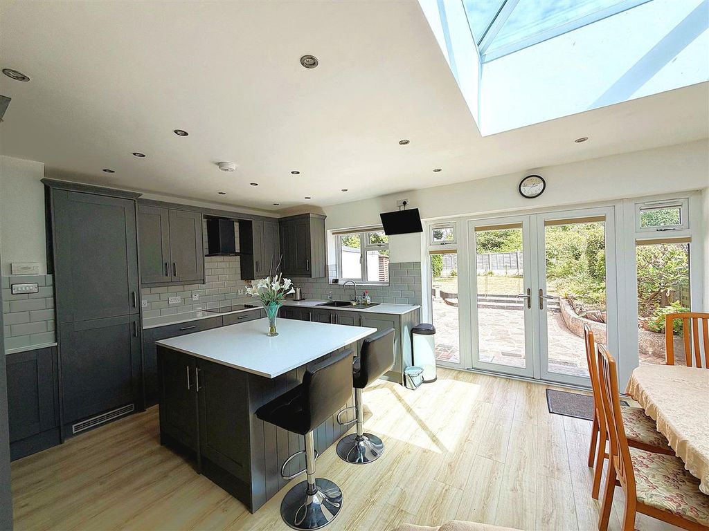 Property photo 2 of 12 6.Jpg