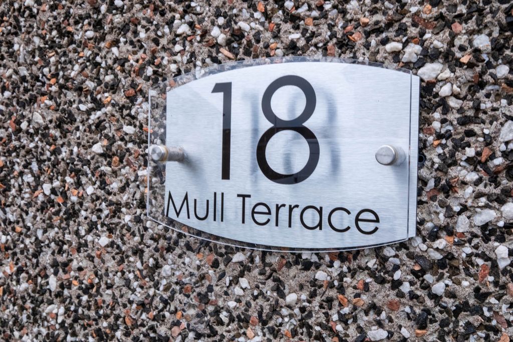 Property photo 2 of 31