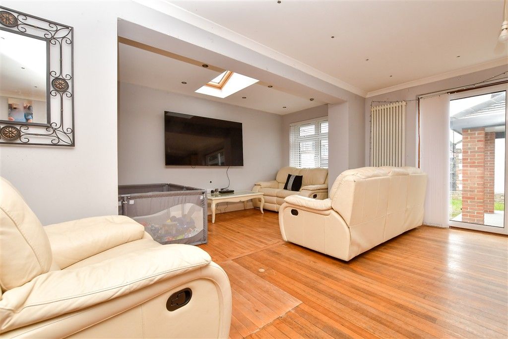 Property photo 1 of 11 Lounge/Diner