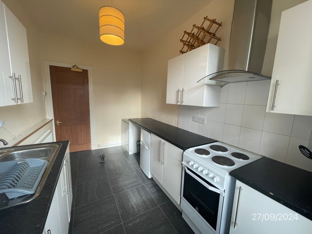 Property photo 2 of 9 Kitchen