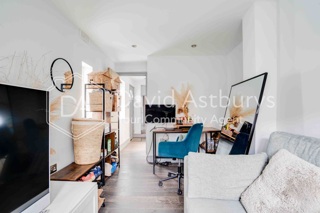 Property photo 3 of 9 Dsc09168