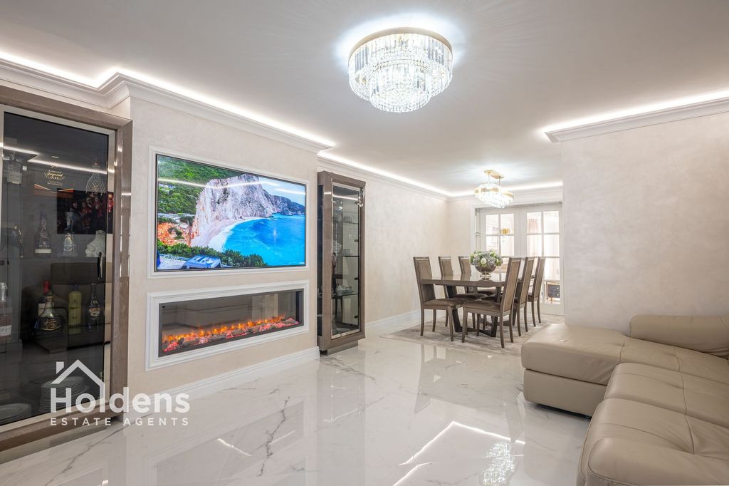 Property photo 2 of 22