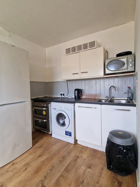 Property photo 3 of 4