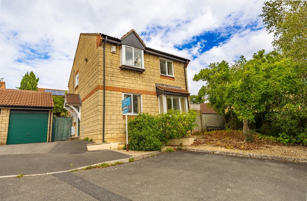 Property photo 2 of 38