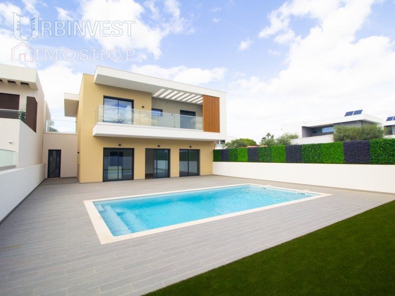 Property photo 2 of 43