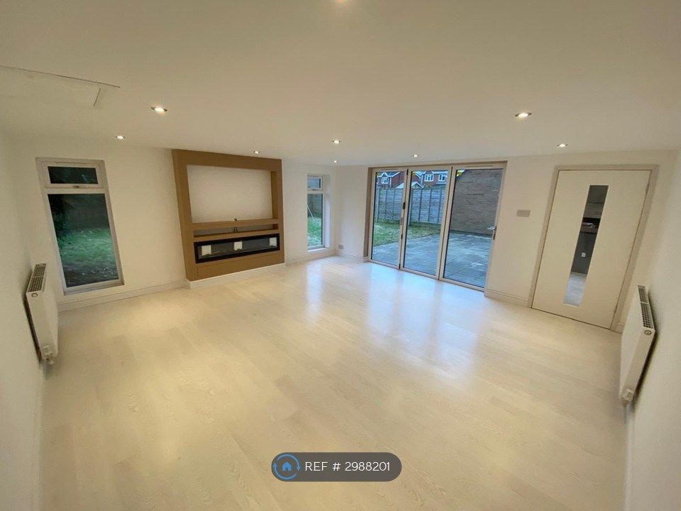 Property photo 3 of 24