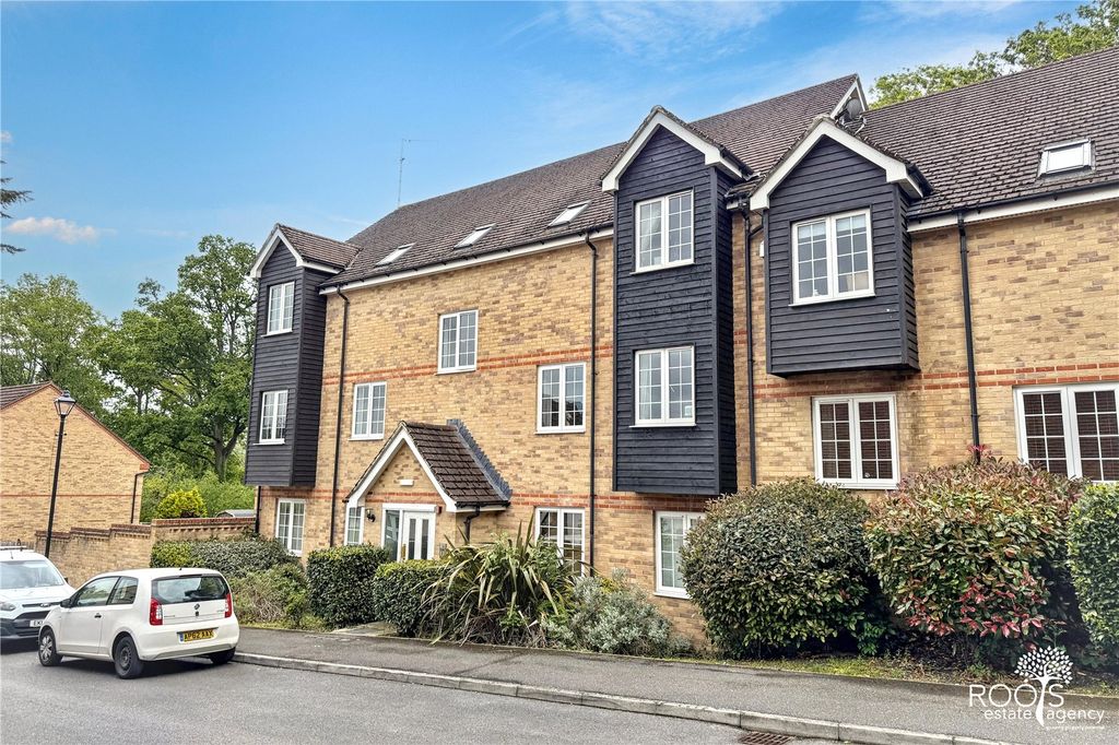 Property photo 1 of 6 Frontage