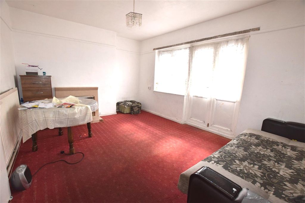 Property photo 2 of 7 Lounge