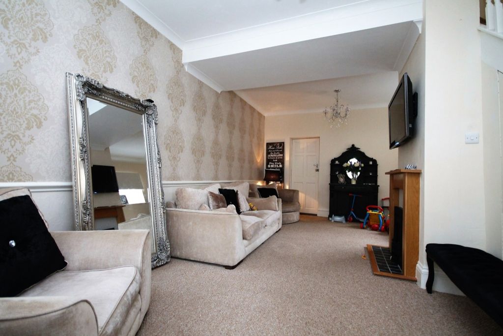Property photo 1 of 11 Main Page