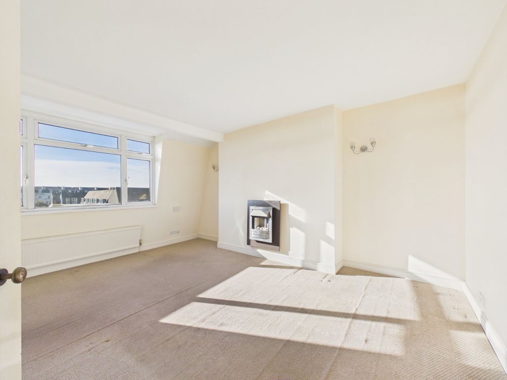 Property photo 3 of 13 Living Room