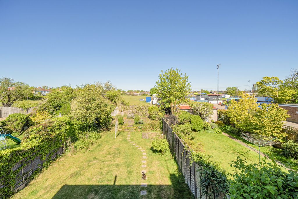 Property photo 2 of 14 1445950-15-69Eb83...