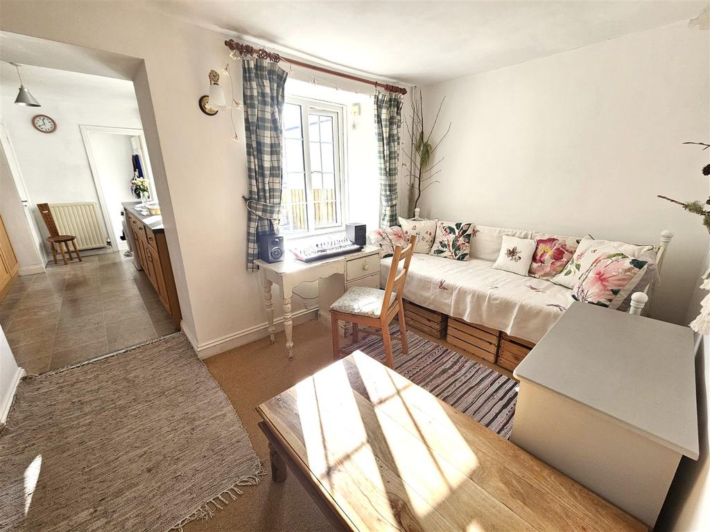 Property photo 3 of 14 Dining Area.Jpg