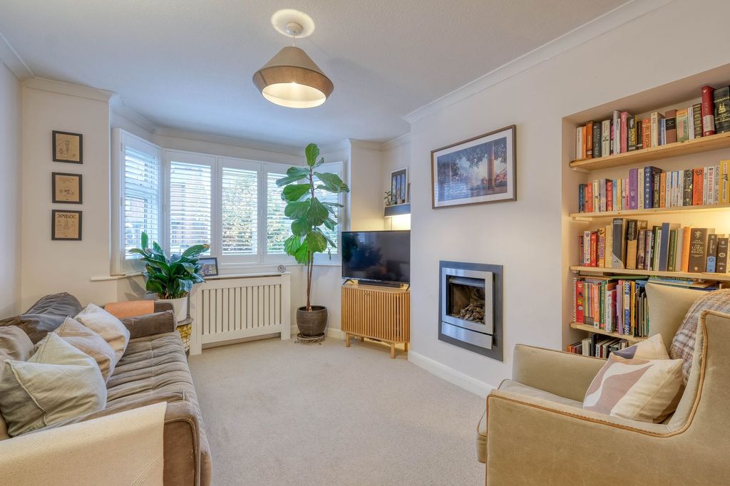 Property photo 2 of 21