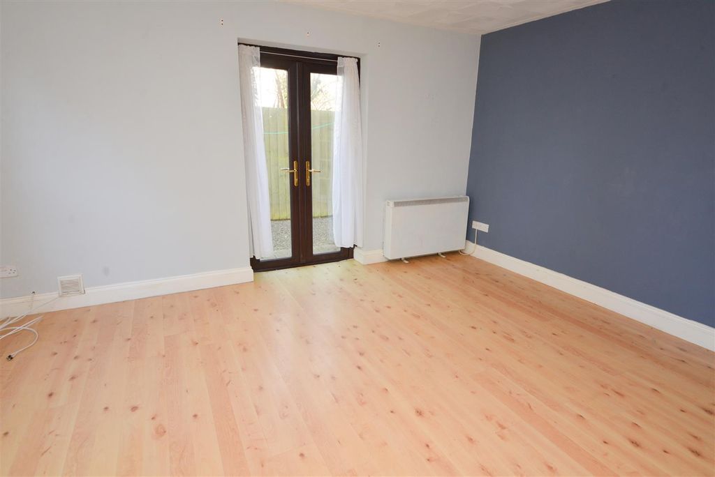 Property photo 3 of 16 Lounge/Diner