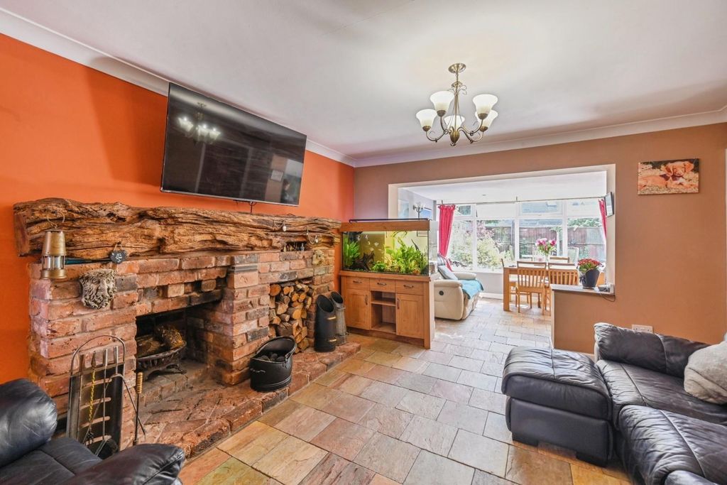 Property photo 2 of 20 6Manorway-15.Jpg