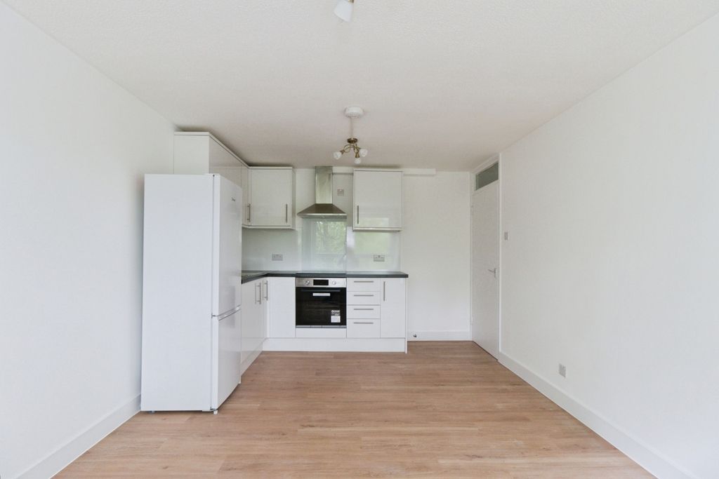 Property photo 3 of 14 Pbox-Img.Jpg
