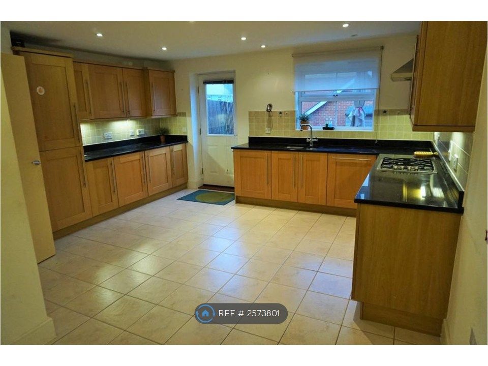 Property photo 2 of 5 Kitchen Diner