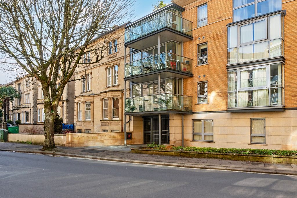 Property photo 1 of 15 Entrance & Balcony