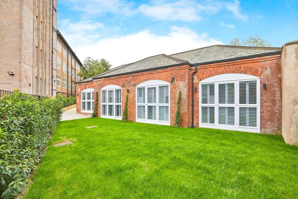 Property photo 1 of 14 Front