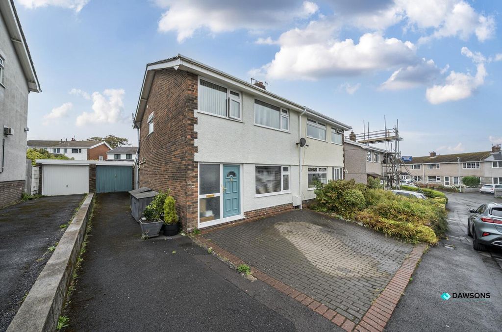 Property photo 3 of 24 A92ce96c-39A4-48Af-85B1-2295197A902E.Jpg