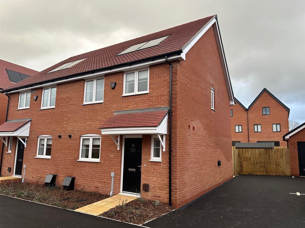 Property photo 1 of 10 15 Hart.Jpg