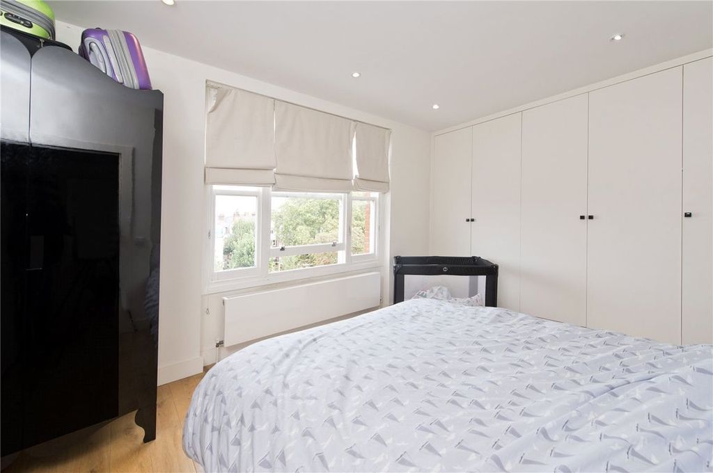 Property photo 3 of 8