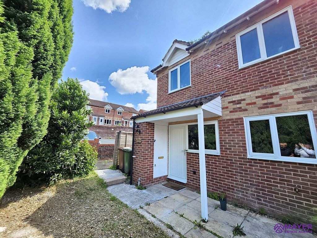 Property photo 1 of 9