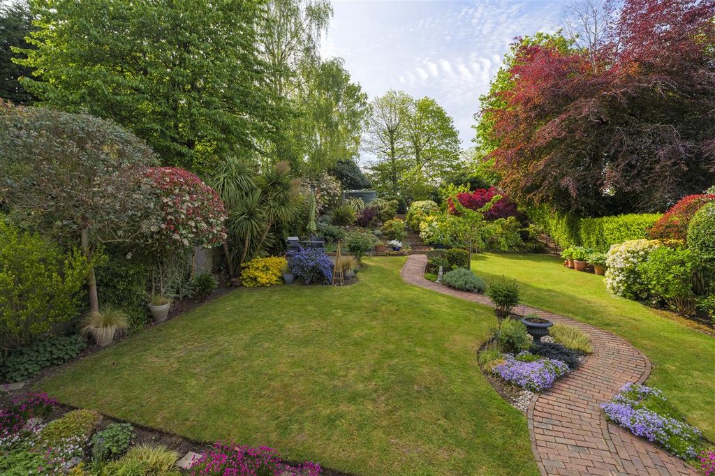 Property photo 3 of 32