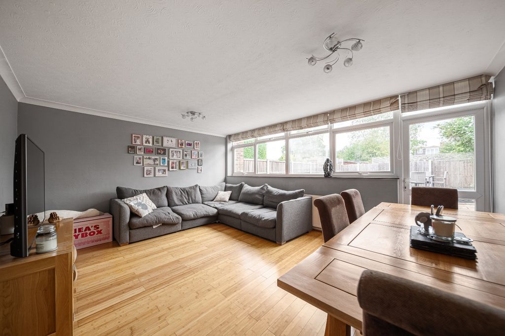 Property photo 2 of 16 5291403