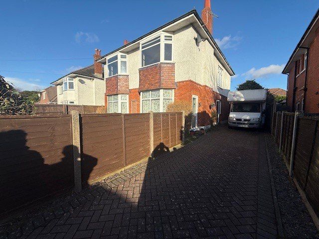 Property photo 1 of 13 Maisonette To Rent St. Ledgers Road, Bournemouth Bh8
