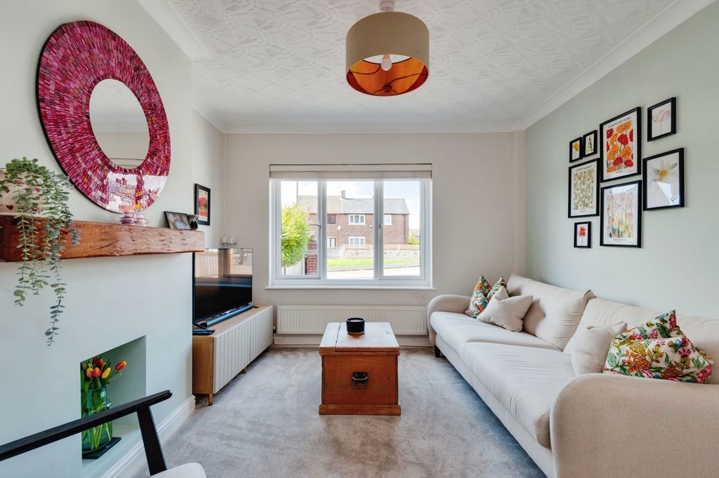 Property photo 3 of 17 Pbox-Img.Jpg