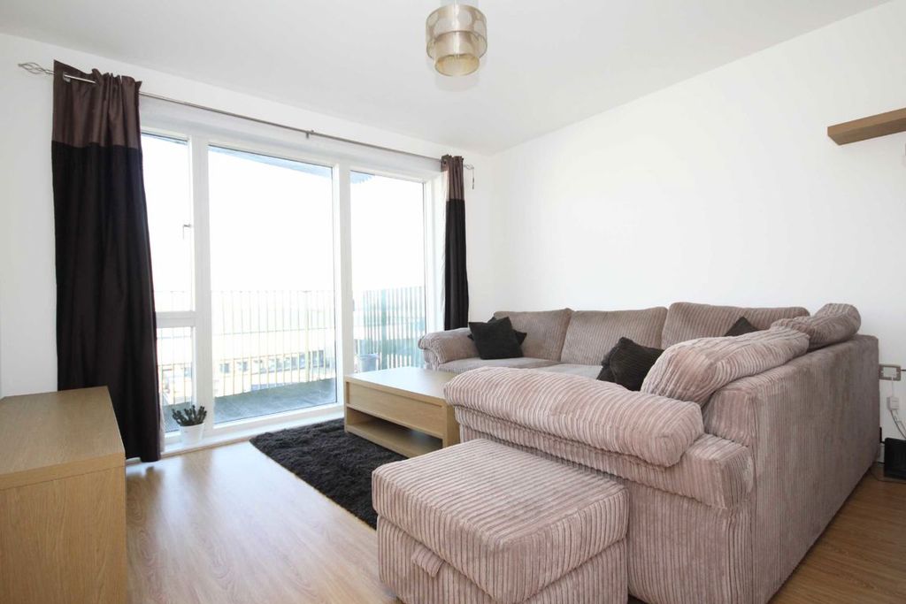 Property photo 2 of 6