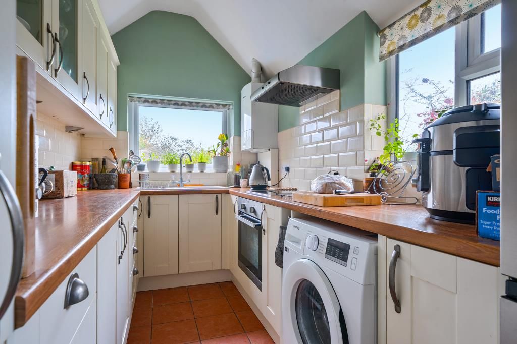 Property photo 2 of 19 Kitchen