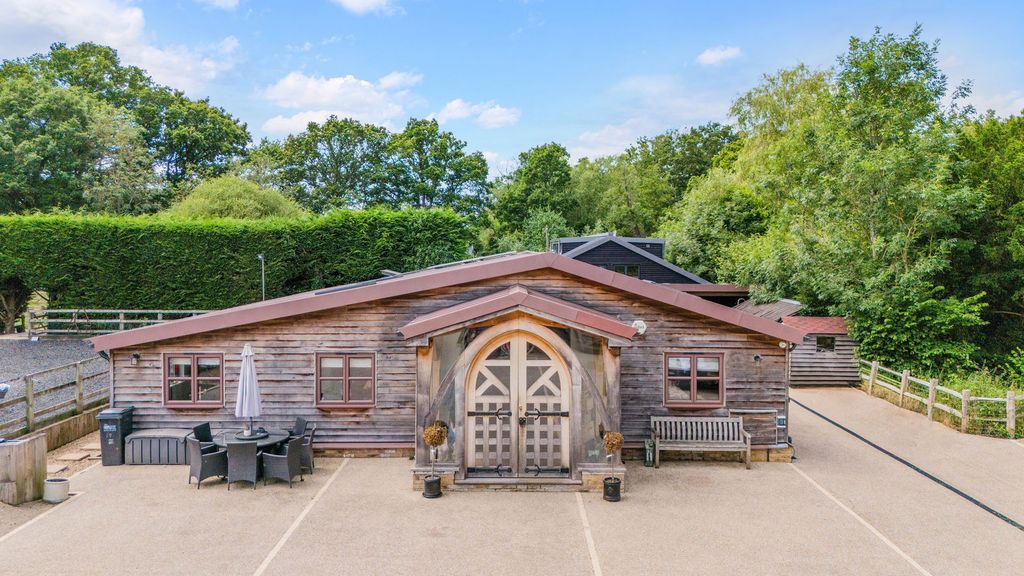 Property photo 1 of 29