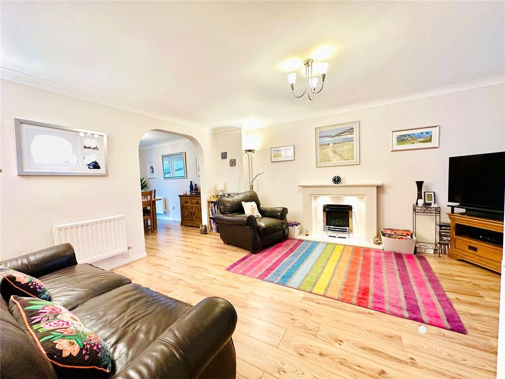 Property photo 3 of 12 Picture No. 01