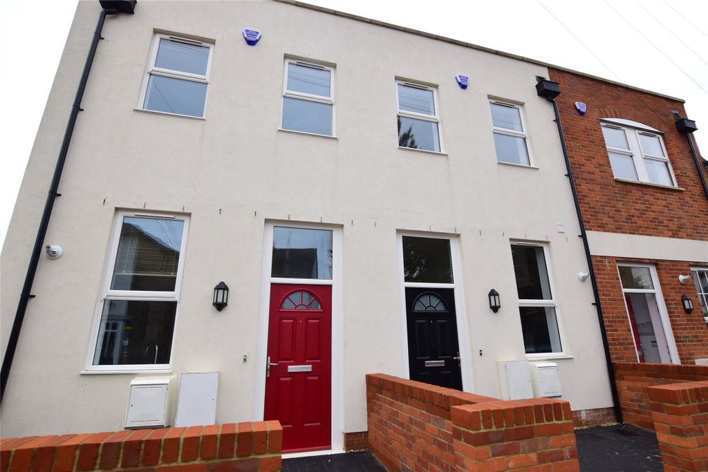 Property photo 2 of 8 Front