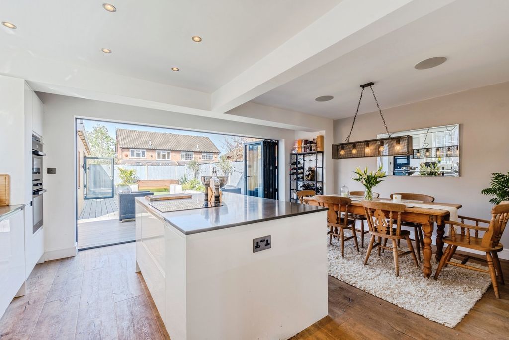 Property photo 3 of 16 Pbox-Img.Jpg