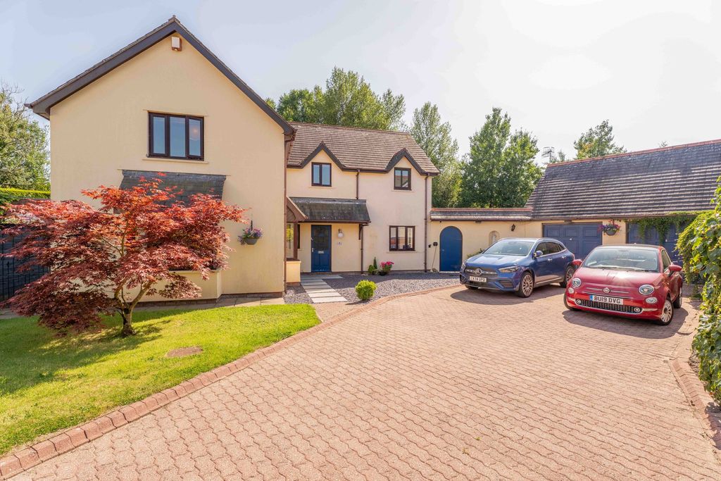 Property photo 1 of 62