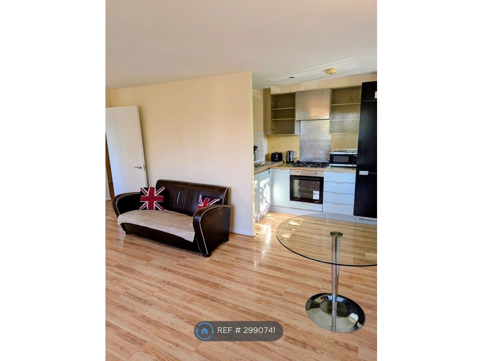 Property photo 3 of 10 Lounge/Kitchen