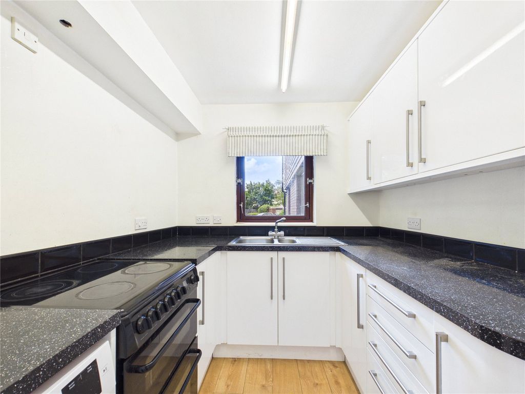 Property photo 2 of 12 Picture No. 25