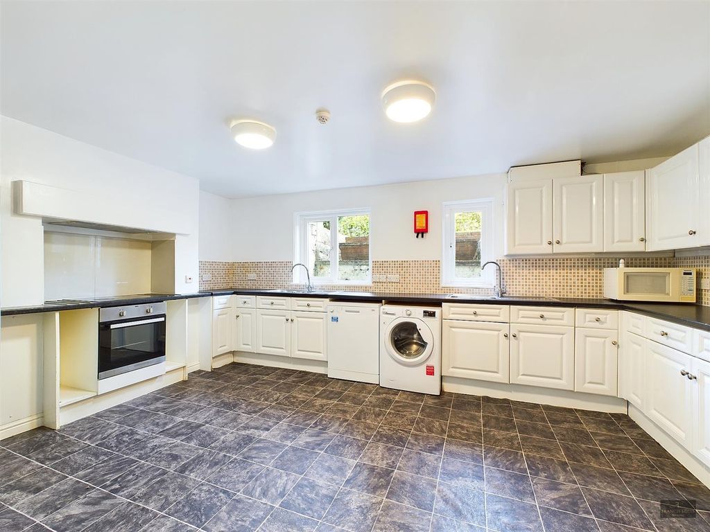 Property photo 2 of 20 Cam02887G0-Pr0241-Still006.Jpg