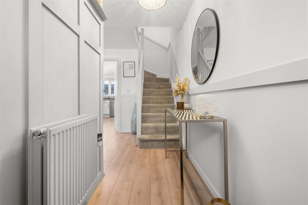 Property photo 2 of 21