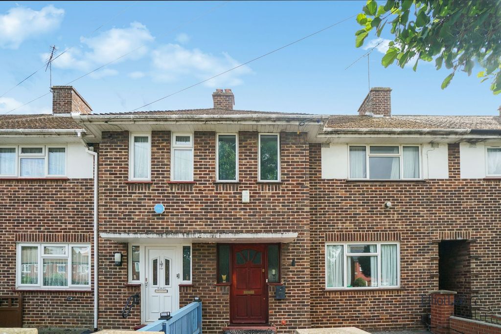 Property photo 1 of 18