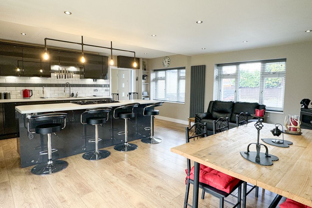 Property photo 2 of 23 2.Jpg