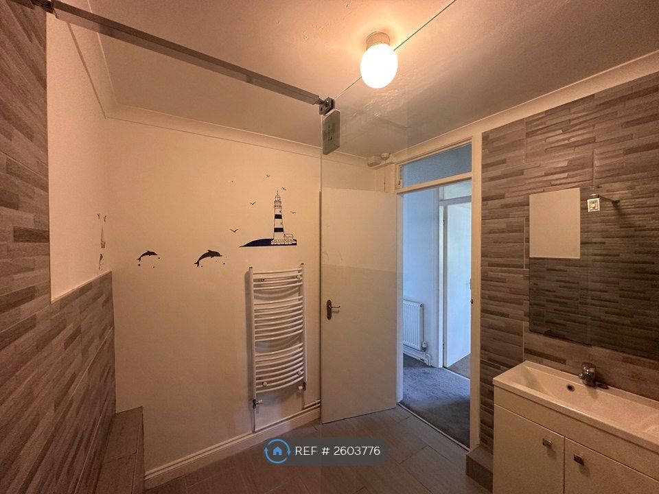 Property photo 2 of 13 Bathroom