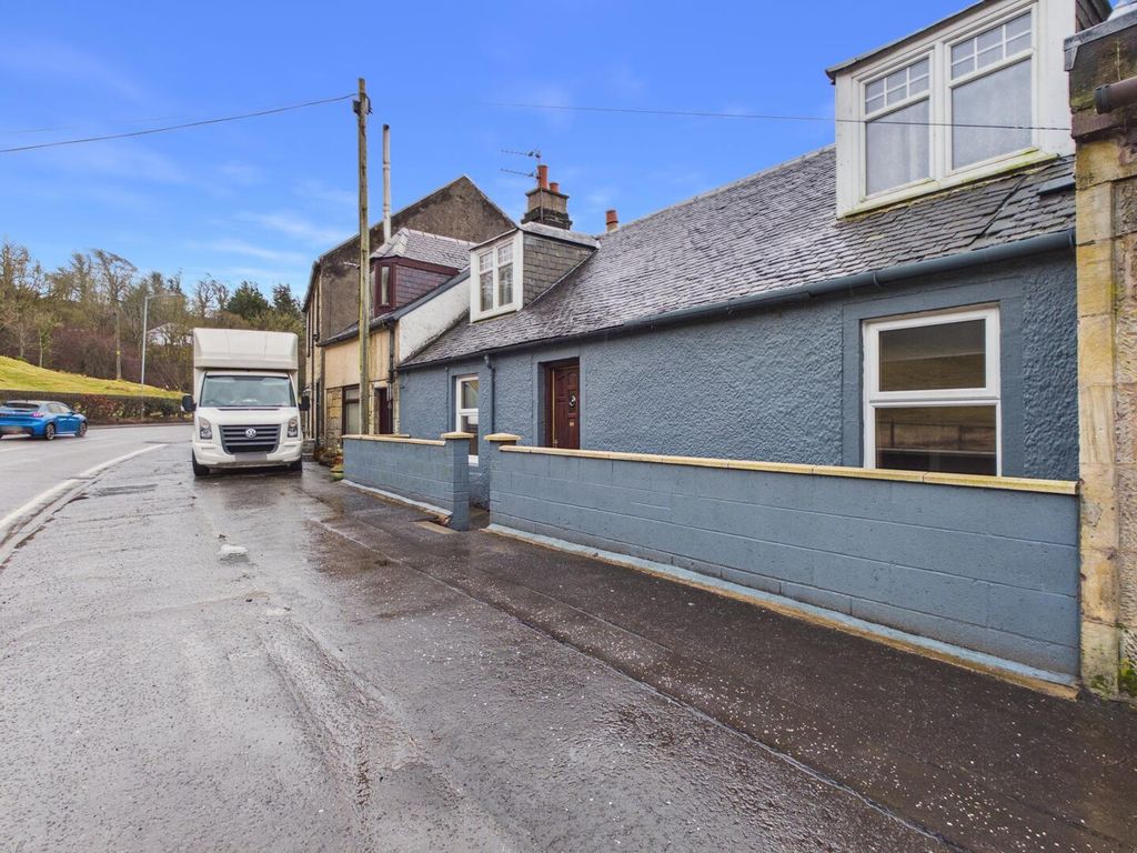 Property photo 3 of 28 Front (Exterior)